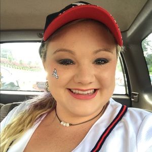 Meet your Posher, Rayven